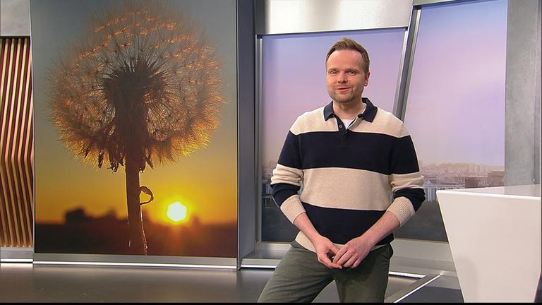 Benjamin Stöwe präsentiert das Wetter