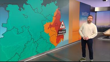 Benjamin Stöwe präsentiert das Wetter
