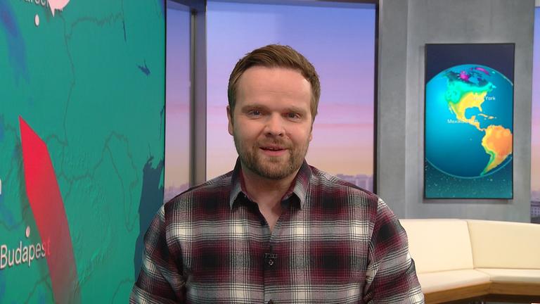 Benjamin Stöwe präsentiert das Wetter