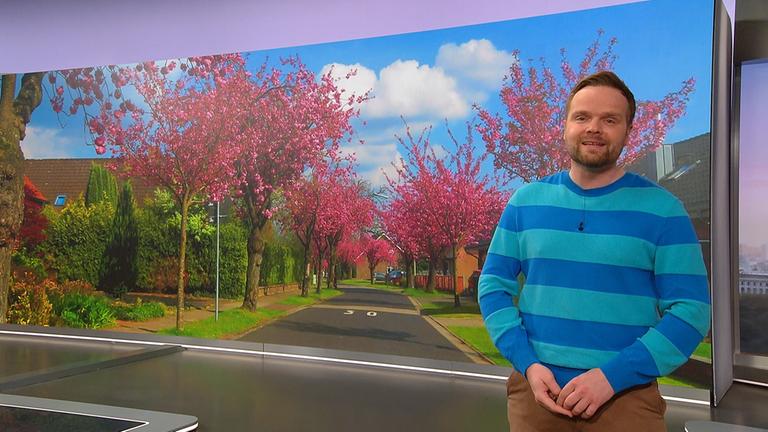 Benjamin Stöwe präsentiert das Wetter