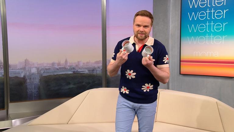Benjamin Stöwe präsentiert das Wetter