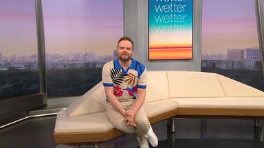 Benjamin Stöwe präsentiert das Wetter