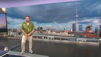 Benjamin Stöwe präsentiert das Wetter