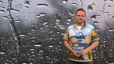 Benjamin Stöwe präsentiert das Wetter