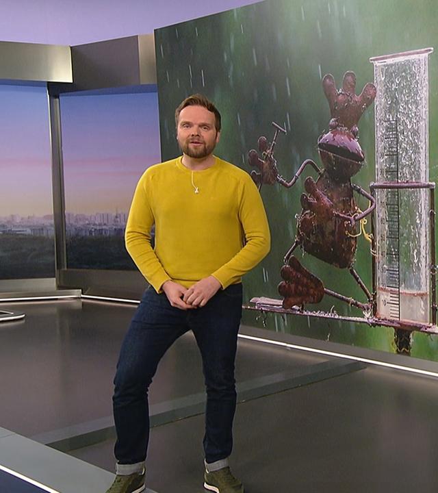 Benjamin Stöwe präsentiert das Wetter