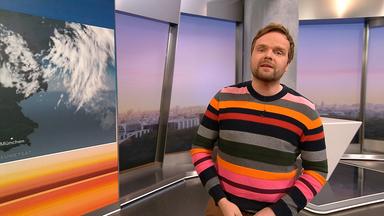 Benjamin Stöwe präsentiert das Wetter