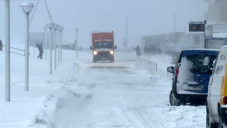 Vorbereitungen auf viel Eis und Schnee