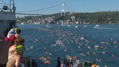 Wettschwimmen durch den Bosporus