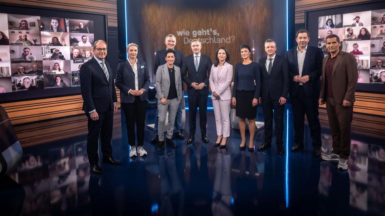 von links: Alexander Dobrindt, Alice Weidel, Dunja Hayali, Jan van Aken, Christian Lindner, Annalena Baerbock, Sahra Wagenknecht, Thorsten Frei, Lars Klingbeil, Mitri Sirin