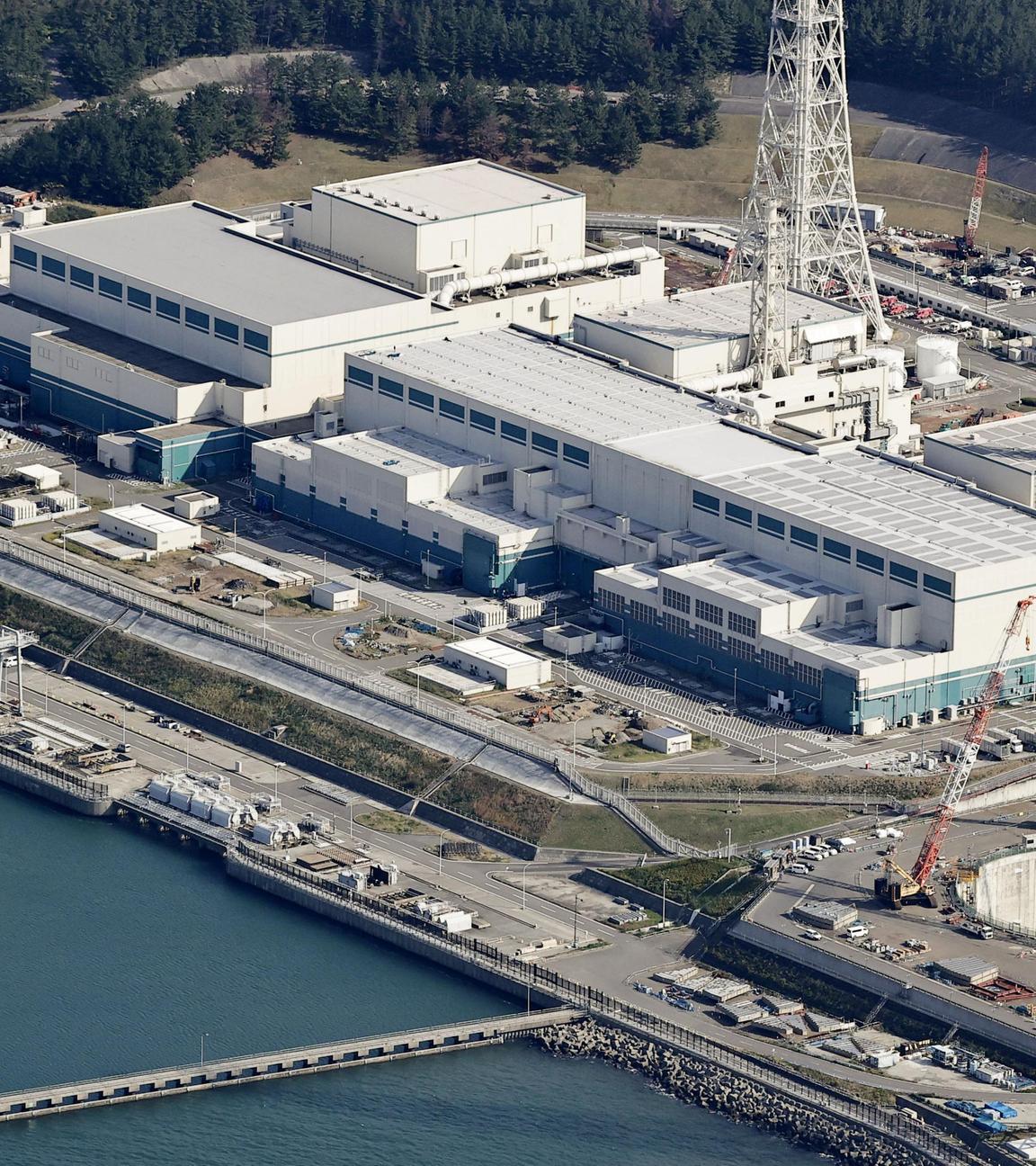 Das Foto wurde am 07.11. 2025 aufgenommen und zeigt den Reaktor Nr. 6 (C) im Kernkraftwerk Kashiwazaki-Kariwa in der Präfektur Niigata nordwestlich von Tokio. 