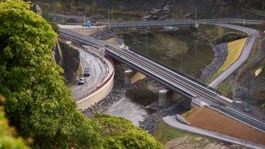 Wiederaufbau der Bahnstrecke im Ahrtal