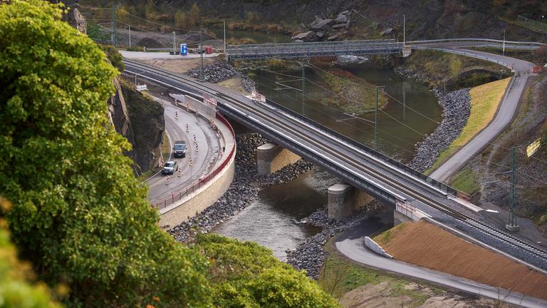 Wiederaufbau der Bahnstrecke im Ahrtal
