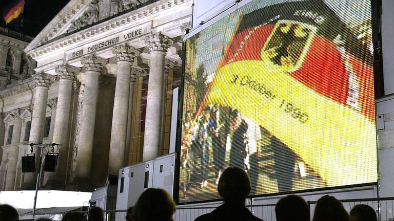 Archiv: Feier zum Jubiäum der Wiedervereinigung am Brandenburger Tor, 02.10.2000 in Berlin.