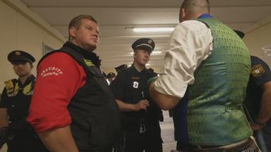 Auf dem Bild zu sehen ist: Security-Team von der Wiesn