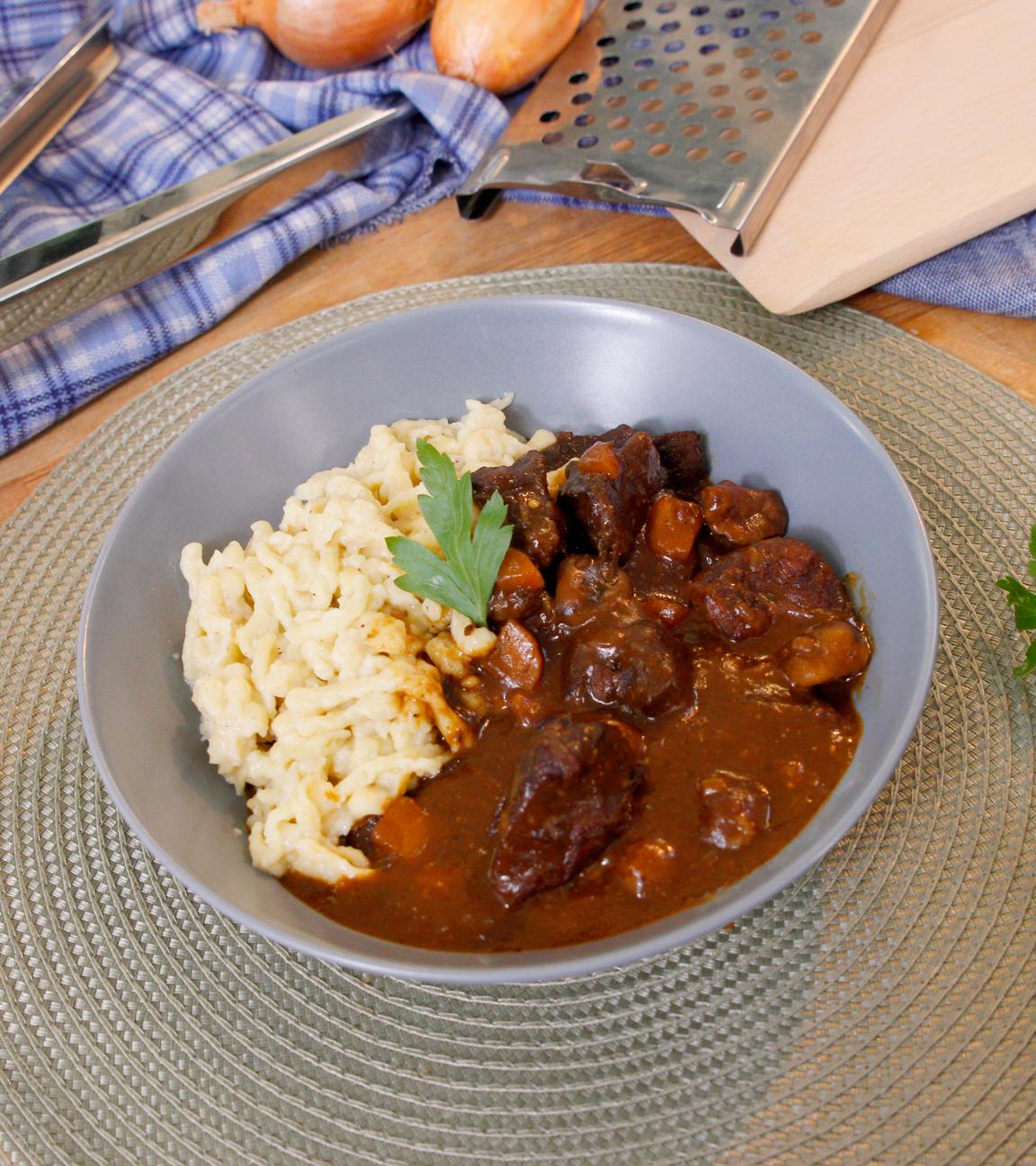Wild-Maronen-Gulasch mit Spätzle