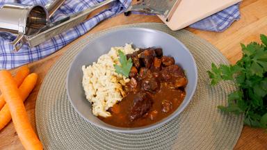 Wild-Maronen-Gulasch mit Spätzle
