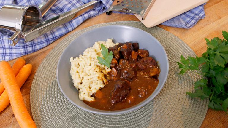 Wild-Maronen-Gulasch mit Spätzle