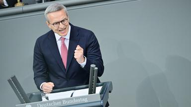 Karsten Wildberger (parteilos), Bundesminister für Digitalisierung und Staatsmodernisierung, spricht während der 5. Sitzung des Deutschen Bundestags.