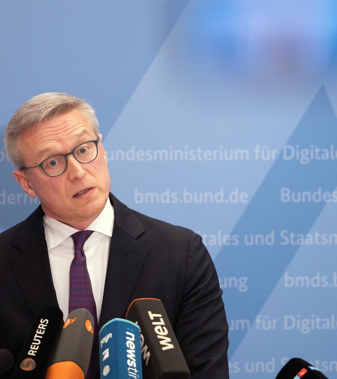 Bundesdigitalminister Karsten Wildberger bei der Vorstellung des Gesetzesnentwurfs der Bundesregierung zur Durchführung der EU-KI-Verordnung