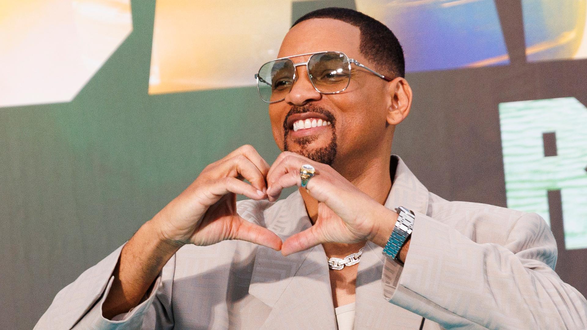 Will Smith herzt seine Fans bei der Europa-Premiere von "Bad Boys: Ride Or Die" in Berlin