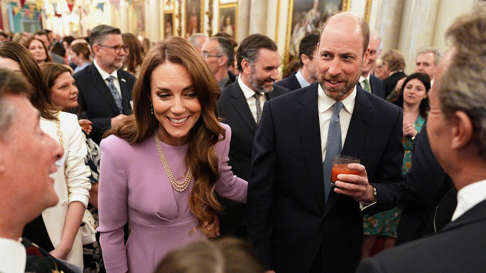 William und Kate feiern den 100. Geburtstag der Queen bei Empfang im Buckingham Palace