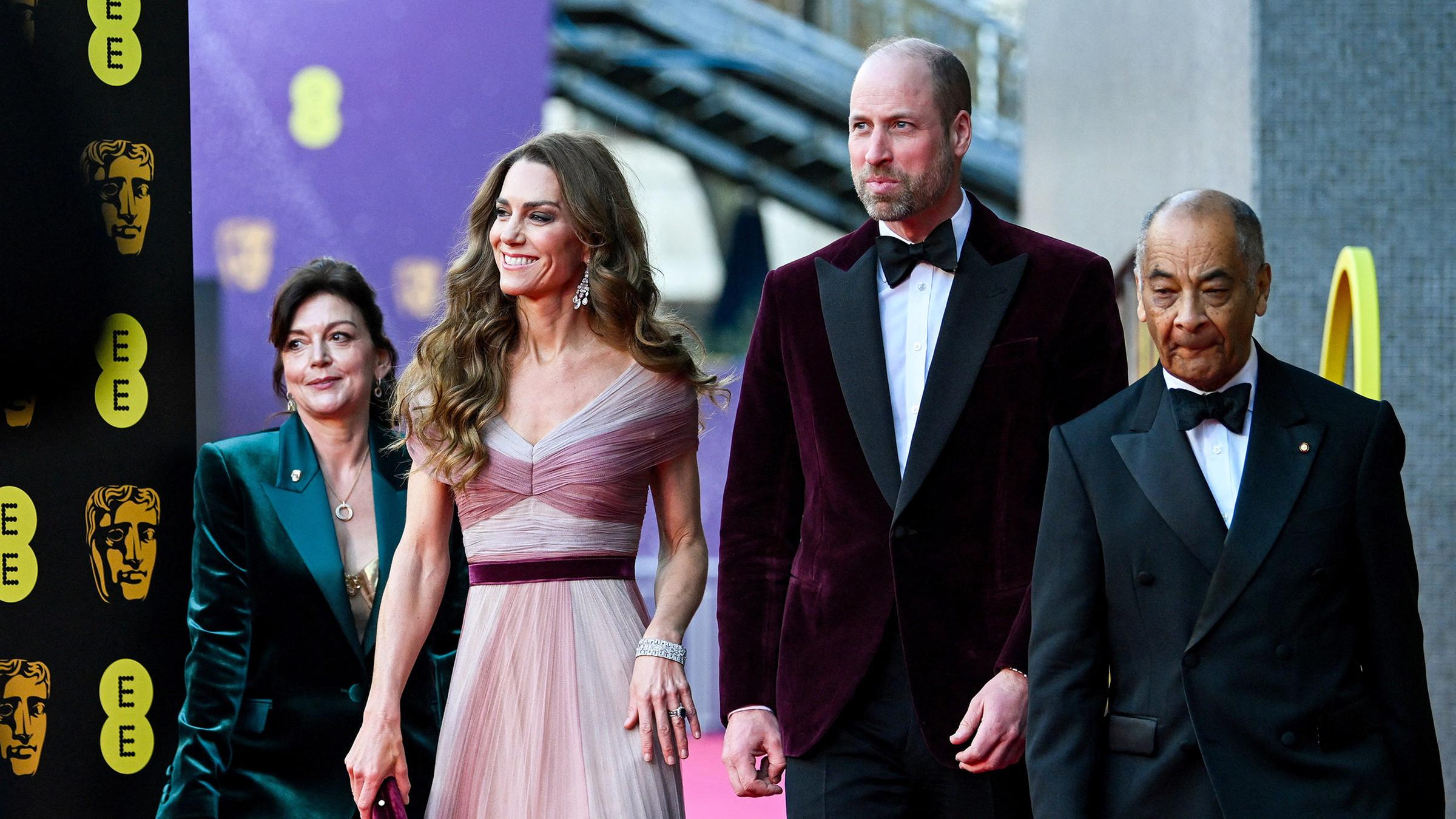 William und Kate in abgestimmten Outfits bei den Bafta Verleihungen in London.