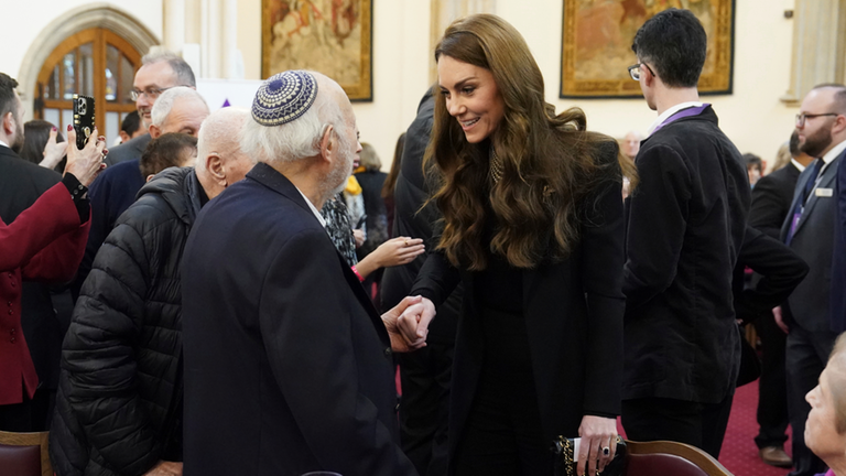Prinzessin Kate mit Überlebendem des Holocaust