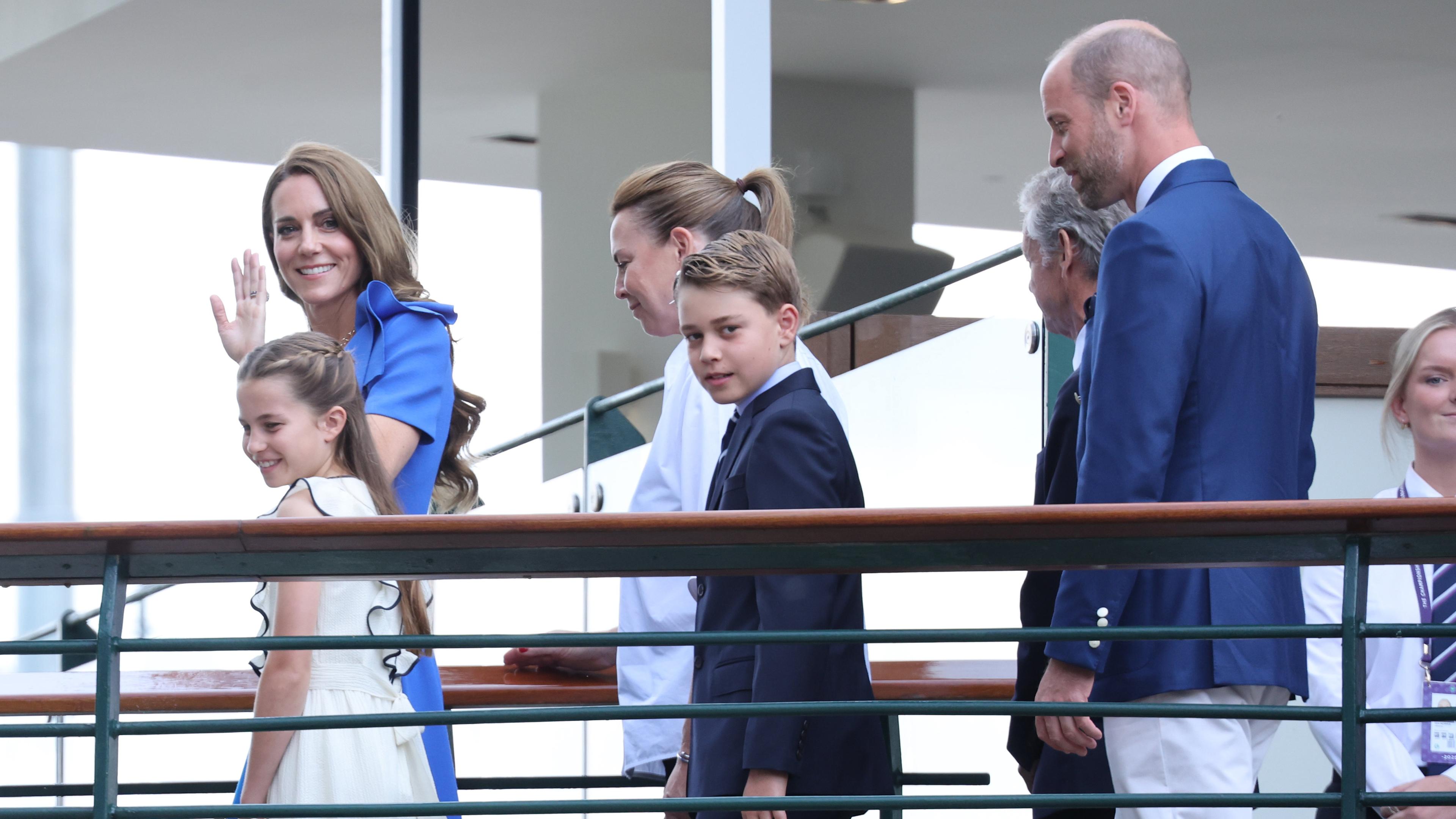 William und Kate mit Familie in Wimbledon