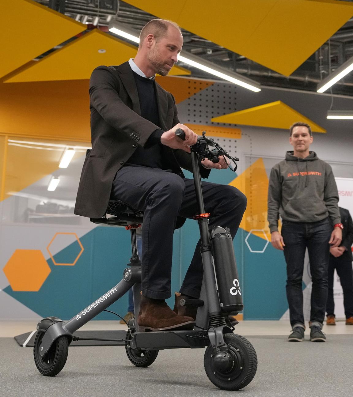Prinz William testet Mobilitätsroller