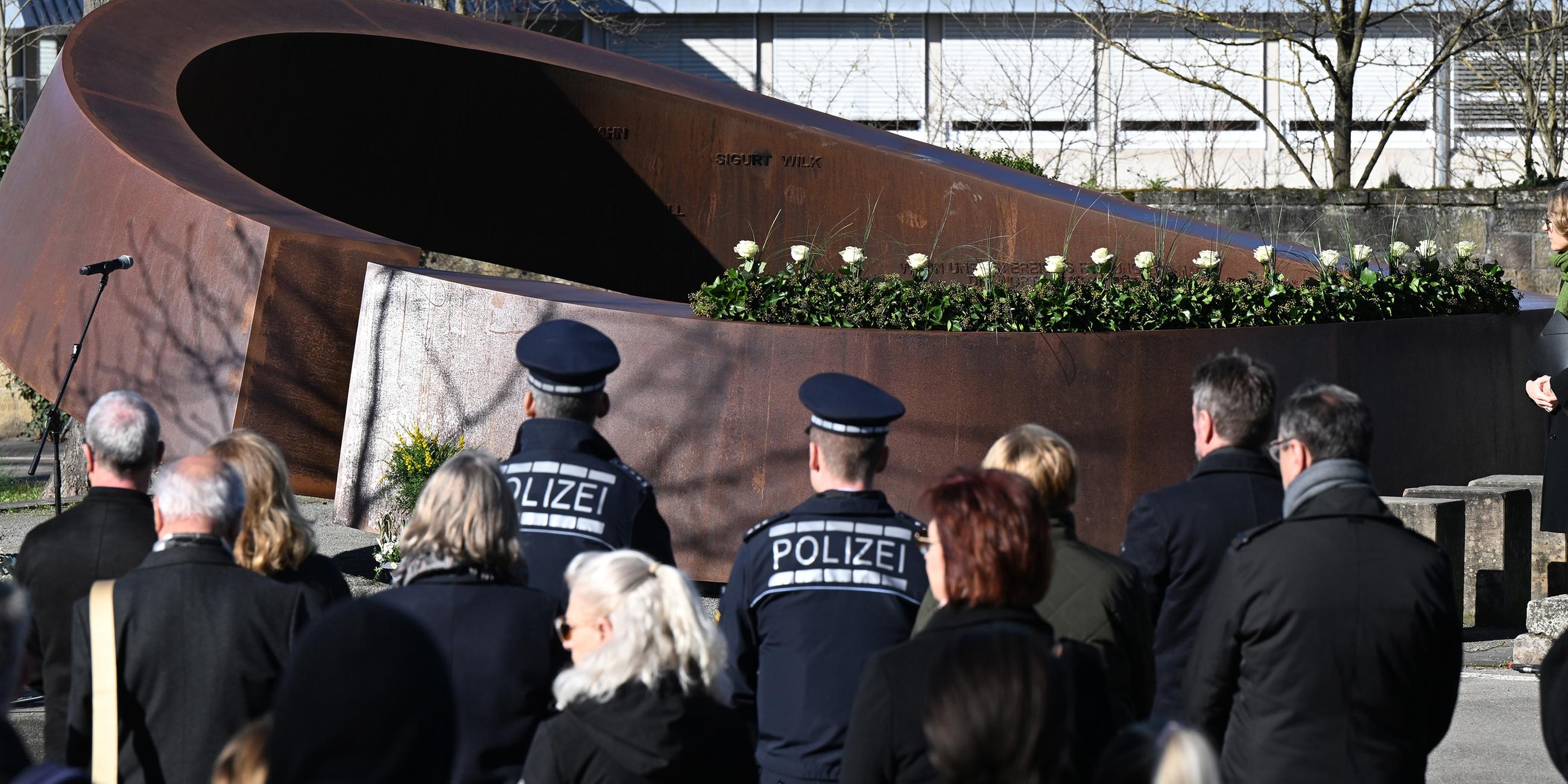 Trauerfeier zum 15. Jahrestag des Amoklaufs in Winnenden an der Gedenkstätte "Gebrochener Ring"