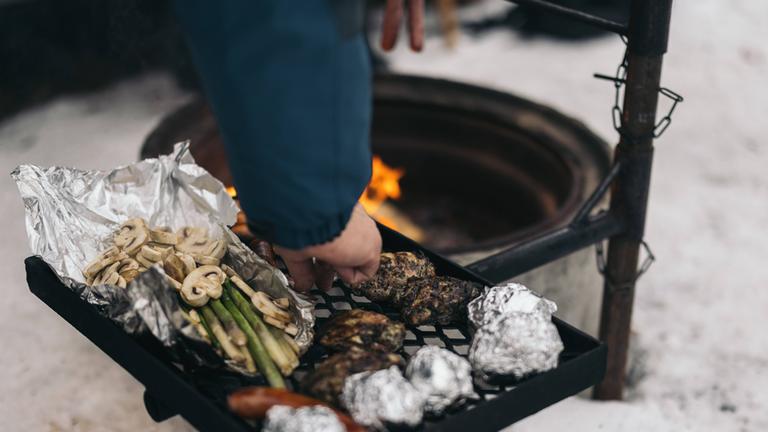 Typical: Wintergrillen