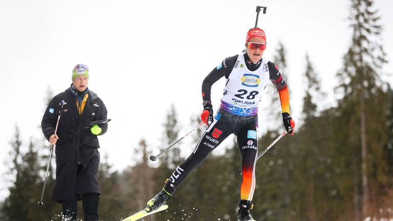 Die Biathletin Sophia Schneider in Aktion beim Biathlon-Weltcup.