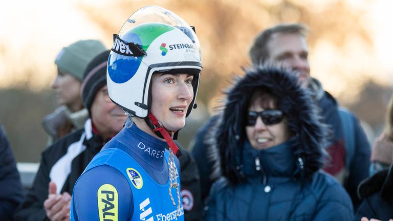 Madeleine Egle aus Österreich nach ihrem Lauf bei dem Rodel-Weltcup.