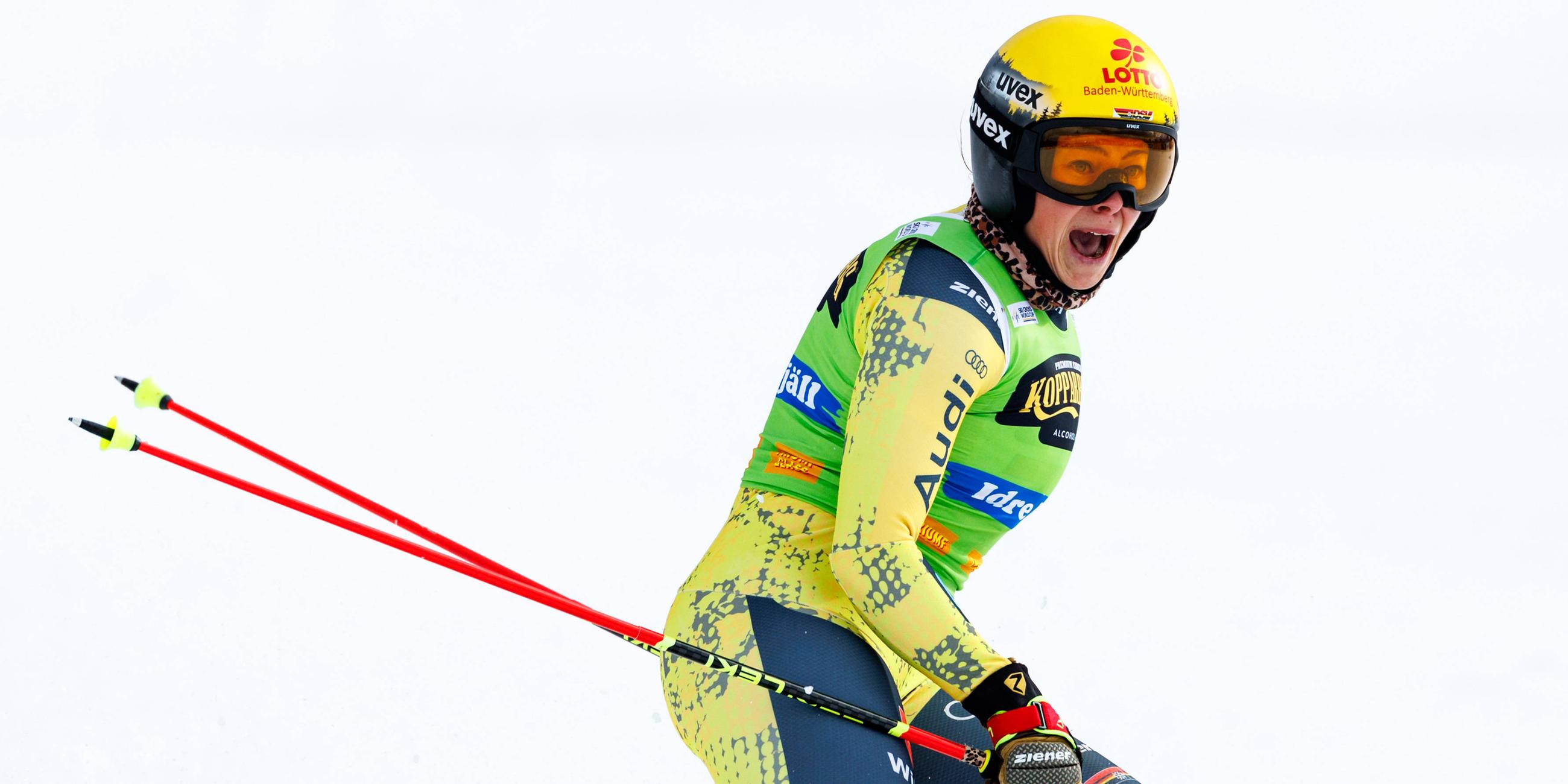 Daniela Maier jubelt nach ihrem Sieg beim Skicross.