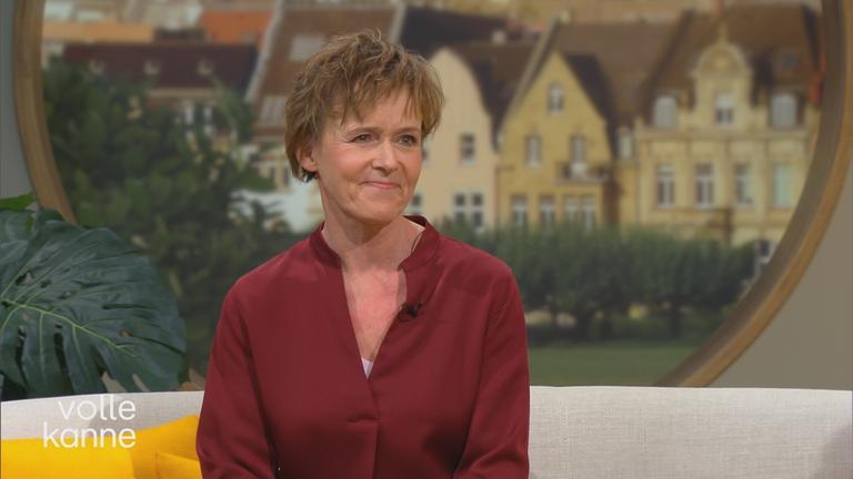 Katja Horneffer auf dem Volle Kanne Sofa