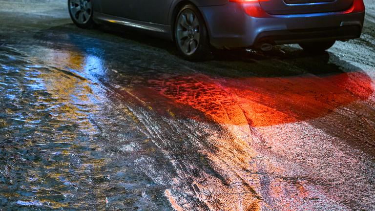 Glatte Straßen sorgen für Unfälle in Brandenburg, aufgenommen am 13.01.2026