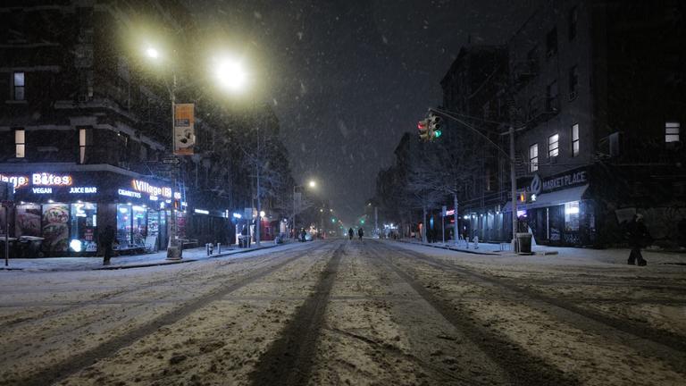 Schneefall im Stadtteil Alphabet City in New York, am 22.02.2026. 