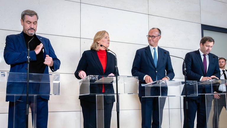 Markus Söder, Bärbel Bas, Friedrich Merz und Lars Klingbeil bei der Pressekonferenz des Koalitionsausschusses im Reichstagsgebäude. 