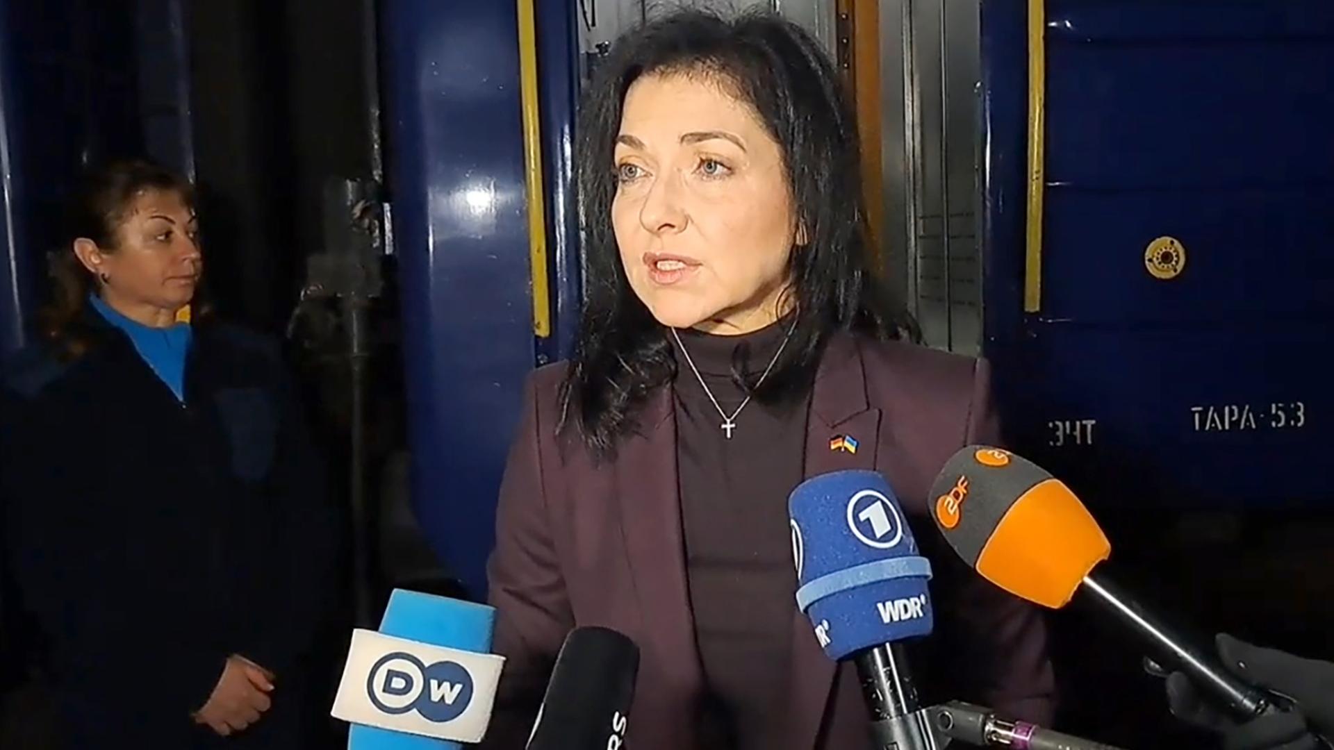 Bundeswirtschaftsministerin Katherina Reiche (CDU) ist in Begleitung einer Wirtschaftsdelegation zu einem Besuch in der Ukraine eingetroffen. 