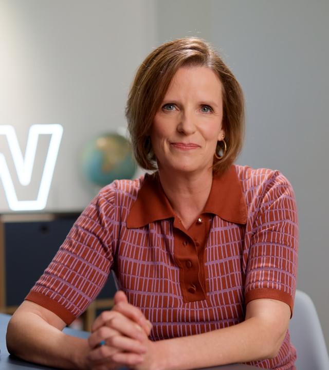 ZDF-Wirtschaftsexpertin Valerie Haller im Studio von "WISO - Wirtschaft erklärt: Mehrwertsteuer hoch? Drei unbequeme Wahrheiten"
