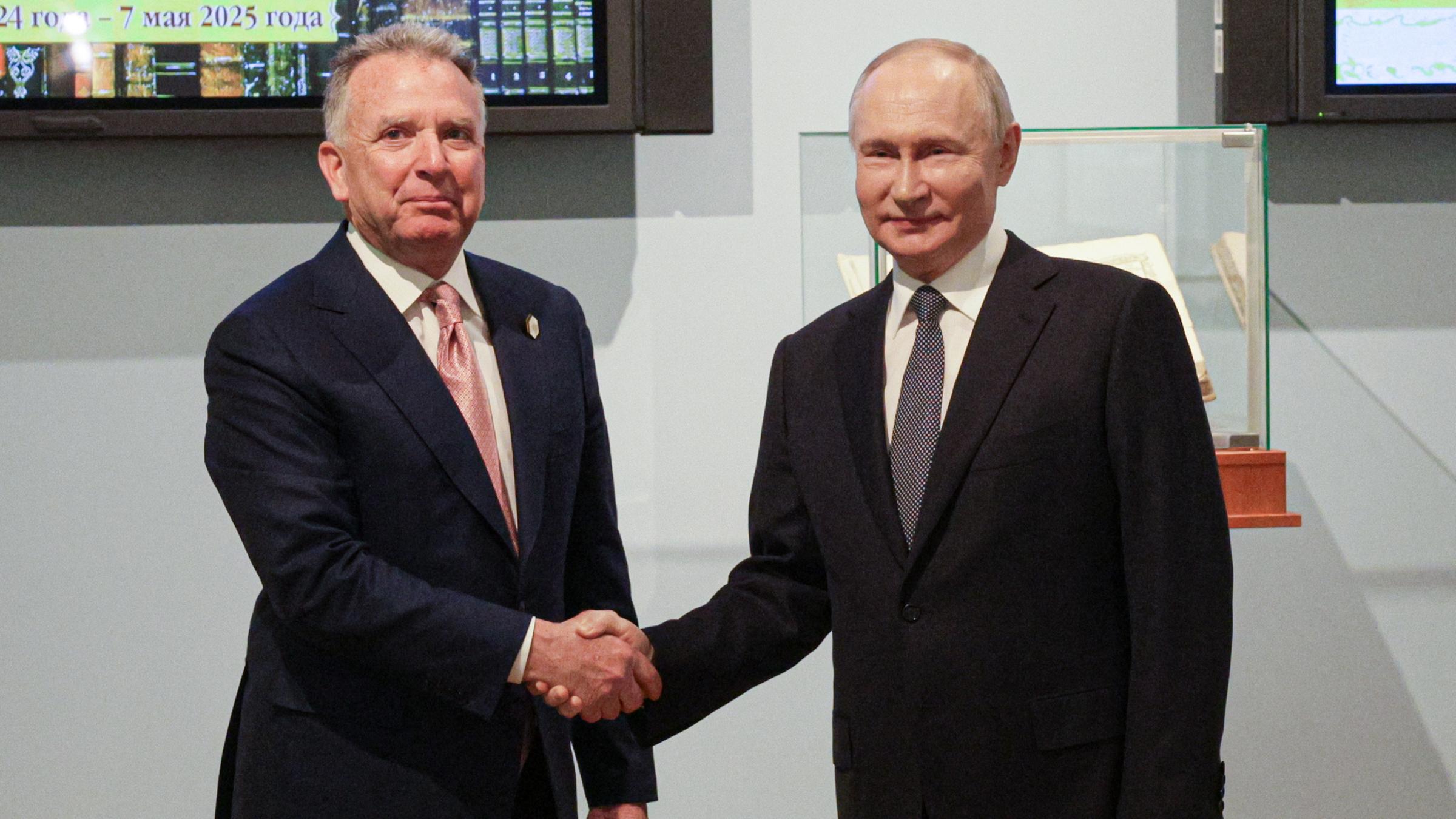 Putin trifft den Sondergesandten der Vereinigten Staaten Witkoff in St.Petersburg.
