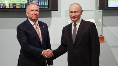 Putin trifft den Sondergesandten der Vereinigten Staaten Witkoff in St.Petersburg.