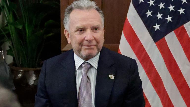 Der Sondergesandte Steve Witkoff nimmt am Sonntag, den 30. November 2025, in Hallandale Beach, Florida, an einem Treffen mit ukrainischen Beamten teil.