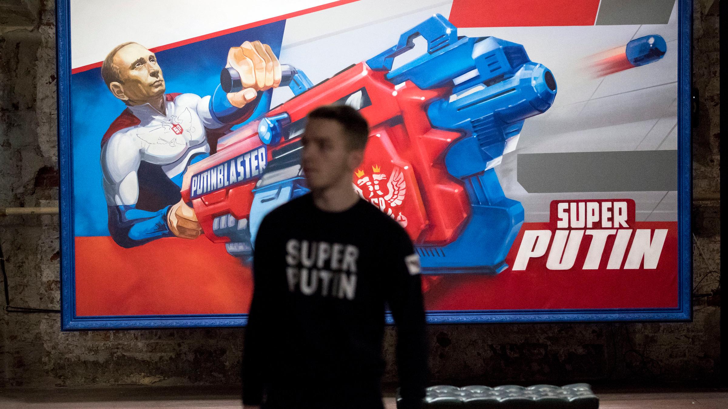 Eine Ausstellung unter dem Titel "Superputin" im Umam Museum in Moskau 2017