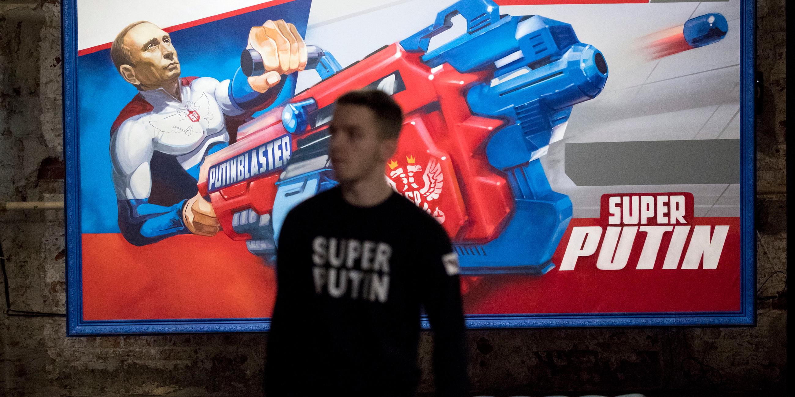 Eine Ausstellung unter dem Titel "Superputin" im Umam Museum in Moskau 2017