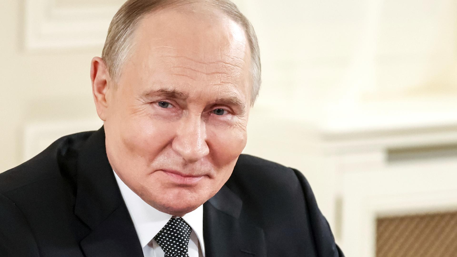 Putin trifft internationale Nachrichtenagenturen