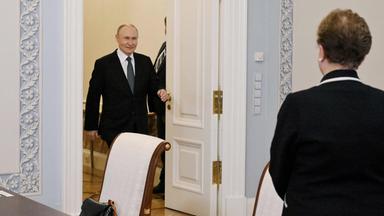 RUSSIA-POLITICS-ECONOMY