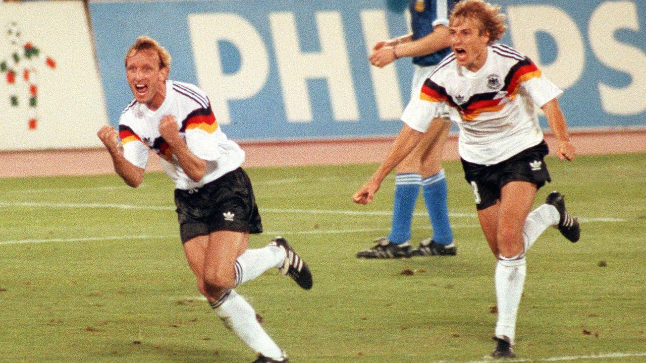 Andreas Brehme und Jürgen Klinsmann jubeln im WM-Finale 1990
