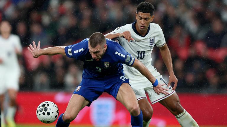 Strahinja Pavlović und Jude Bellingham in London am 13.11.25
