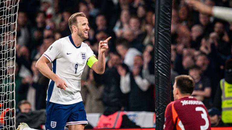 England, London, FIFA-WM-Qualifikation, England - Lettland: Harry Kane aus England feiert, nachdem er in der 68. Minute zum 2:0 getroffen hat